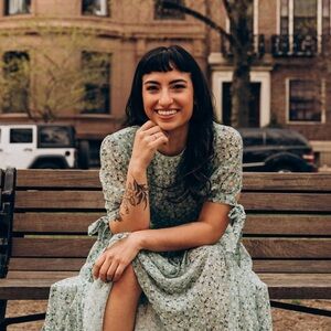 Meet your Posher, Laura